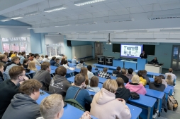 «Инвестируйте в образование»: министр строительства Кировской области поделился секретами мастерства со студентами ВятГУ