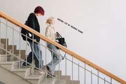 «Странники в долине смеха»: студенты-филологи ВятГУ отметили Всемирный день поэзии чтением стихов обэриутов