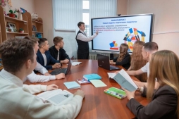 На площадке высокого уровня: в ВятГУ поделились успешным опытом подготовки учителей для Кировской области