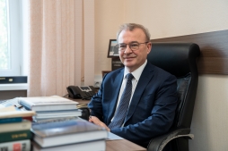 Профессор Валерий Юнгблюд, президент ВятГУ, рассказал об участии в международной конференции по проблемам российско-американских отношений