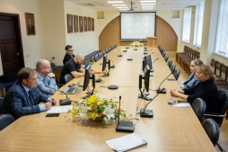 На площадке ВятГУ преподаватели вузов ПФО обсудили технологии формирования самостоятельного критического мышления студентов в рамках курса «Основы российской государственности» 