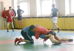 В ВятГУ прошли соревнования по борьбе самбо
