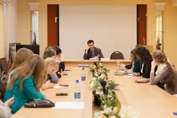 Слушатели МАГУ встретились с министром социального развития области Кириллом Лебедевым