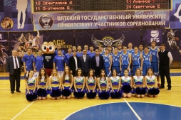 Сборная ВятГУ по баскетболу провела свои заключительные домашние игры в 2017 году