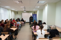 В чем смысл жизни? В колледже ВятГУ прошла лекция, посвященная нравственному росту В чем смысл жизни? В колледже ВятГУ прошла лекция, посвященная нравственному росту