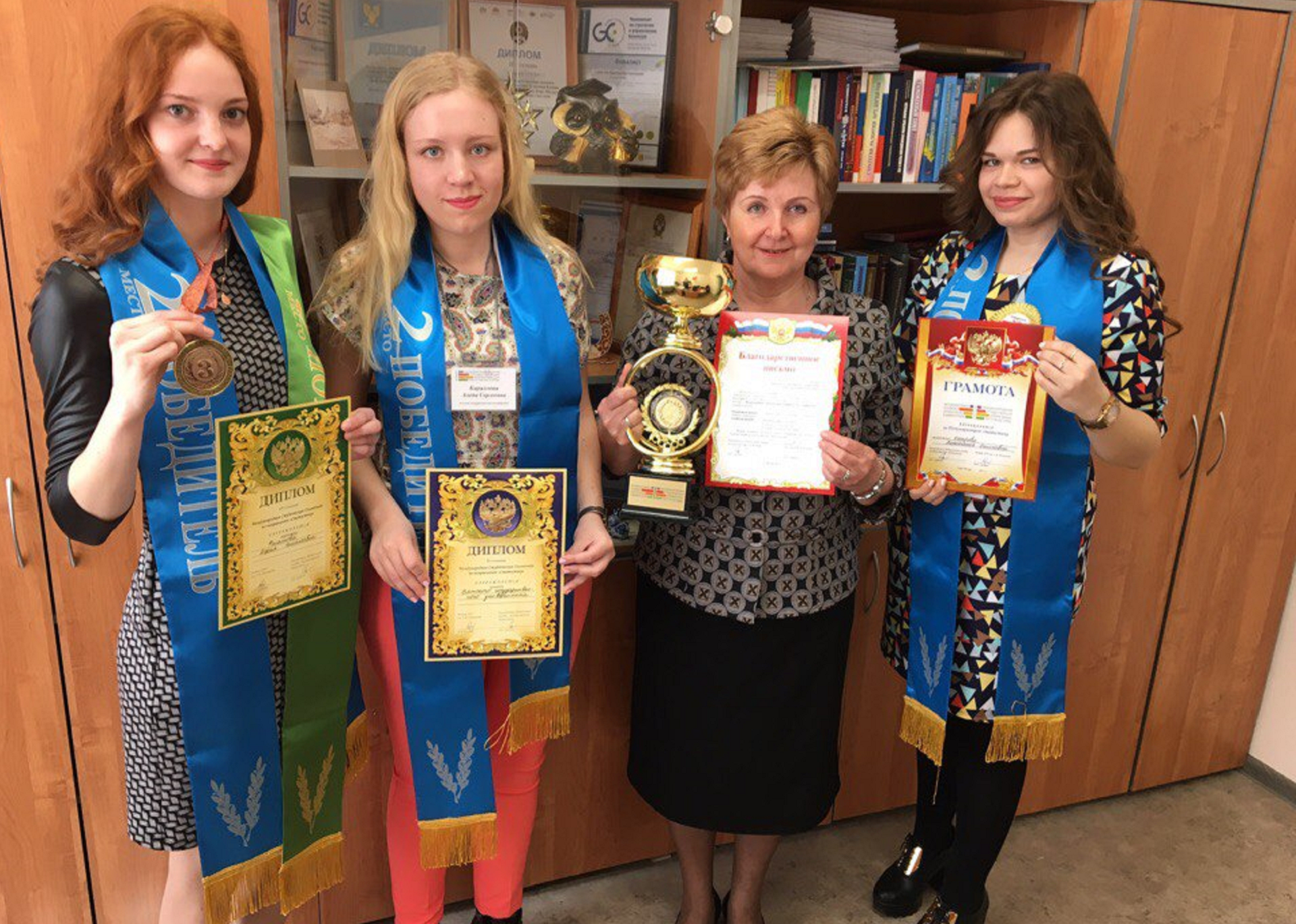 Студентки ВятГУ взяли серебро на Международной студенческой олимпиаде по статистике
