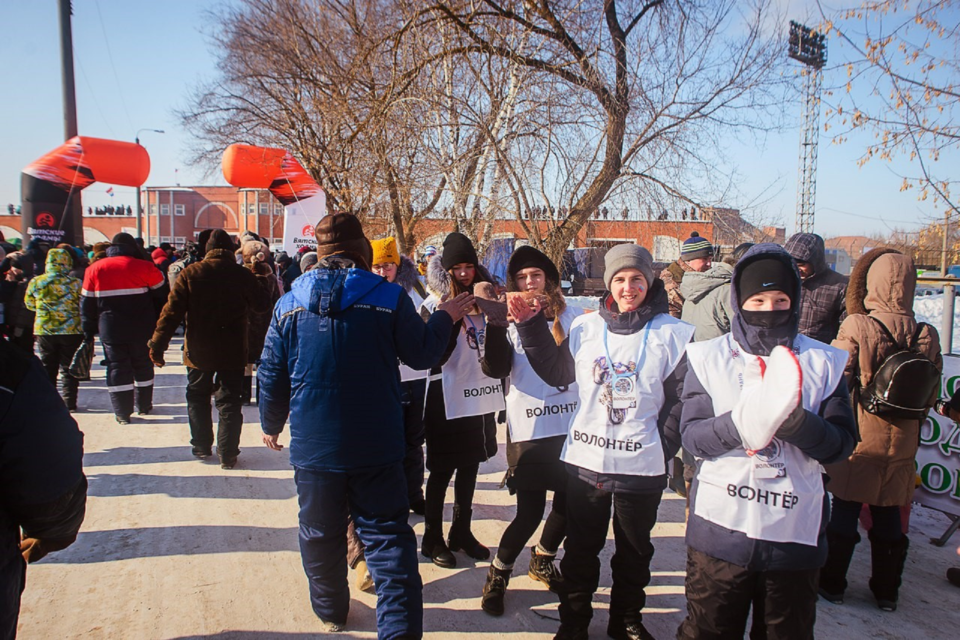 Студенты-волонтёры из ВятГУ приняли участие в чемпионате Европы по ледовому спидвею