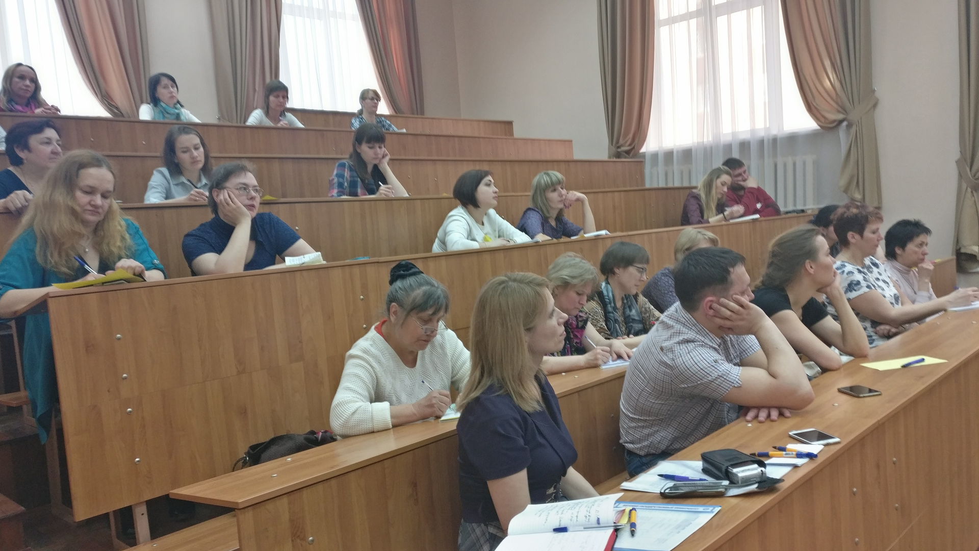 Начались занятия в Открытом родительском университете ВятГУ