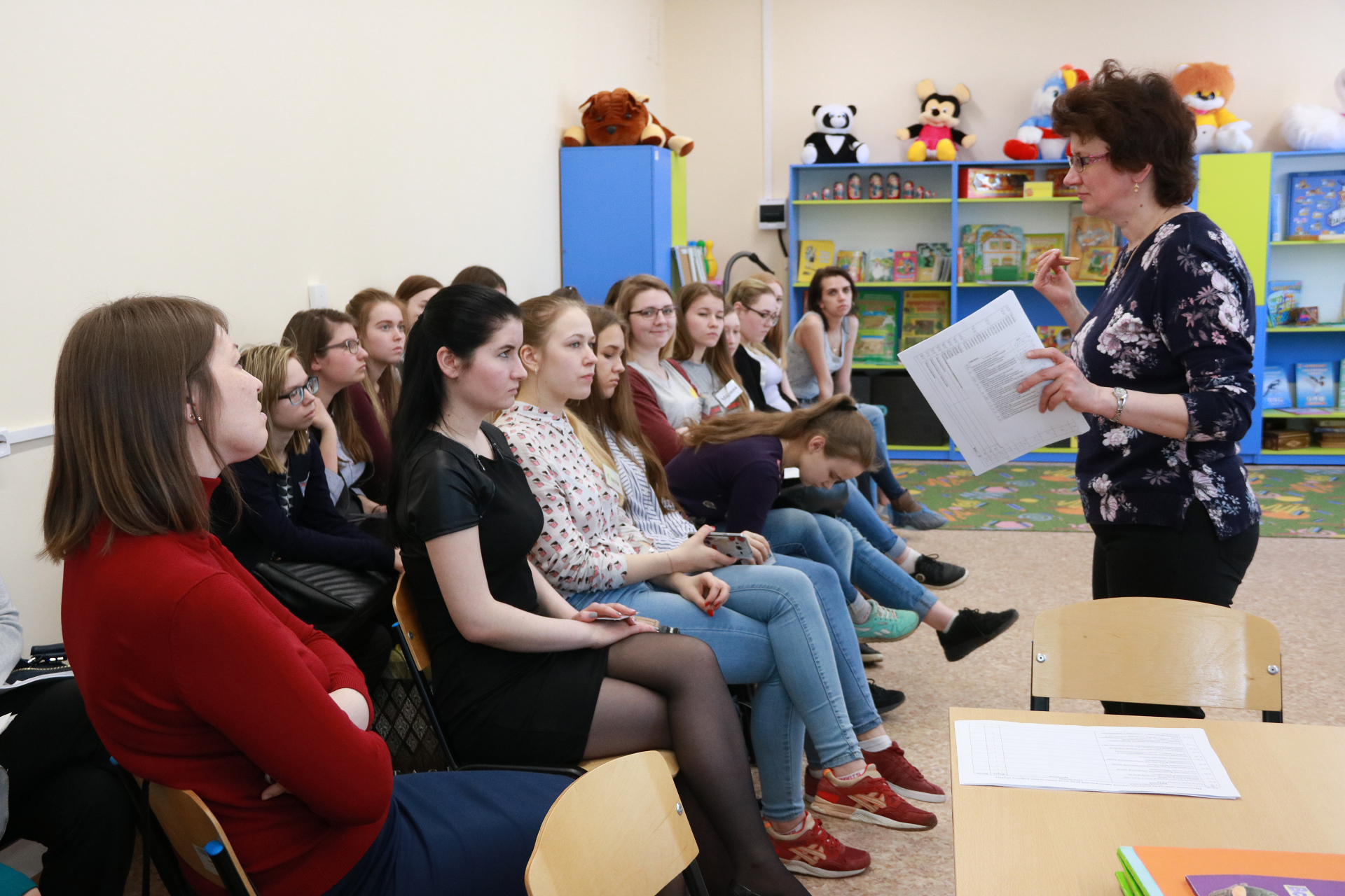 «У меня есть желание посвятить свою жизнь воспитанию детей», - поделились школьники, поступающие в педагогические классы ВятГУ «У меня есть желание посвятить свою жизнь воспитанию детей», - поделились школьники, поступающие в педагогические классы ВятГУ
