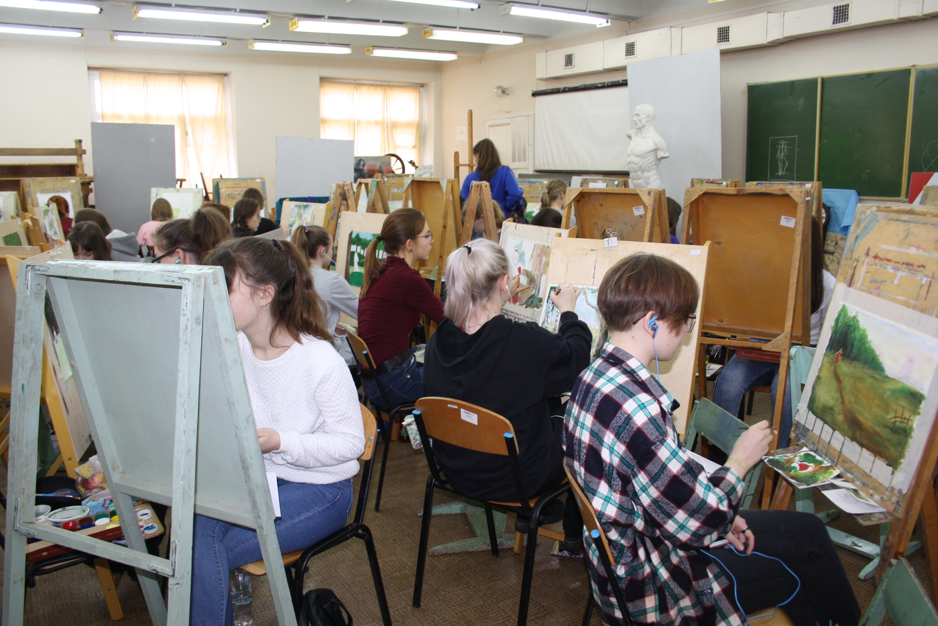 Олимпиада по композиции в ВятГУ собрала около ста участников со всего региона Олимпиада по композиции в ВятГУ собрала около ста участников со всего региона