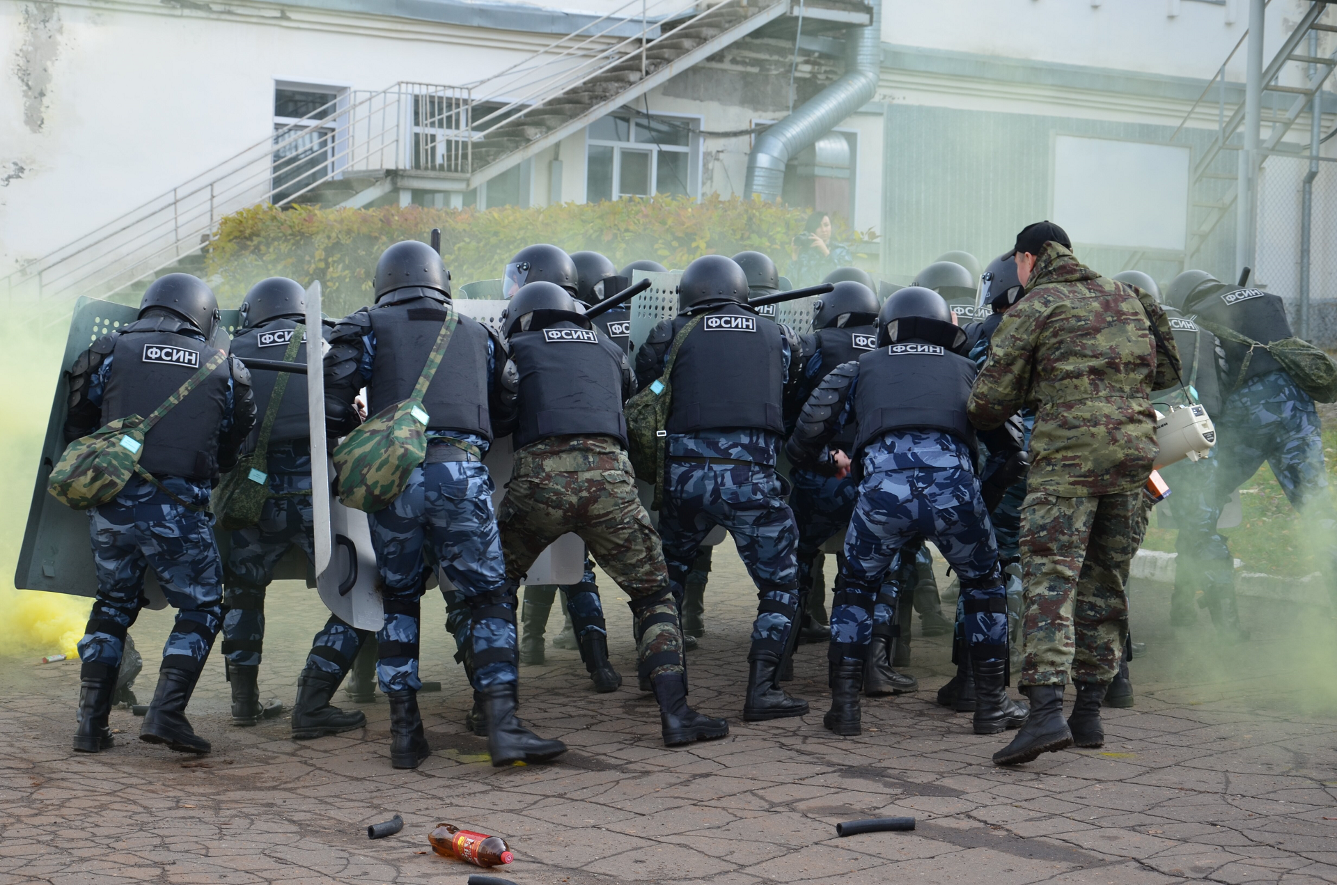 Студенты ВятГУ – участники учений в Кировском ИПКР ФСИН России Студенты ВятГУ – участники учений в Кировском ИПКР ФСИН России
