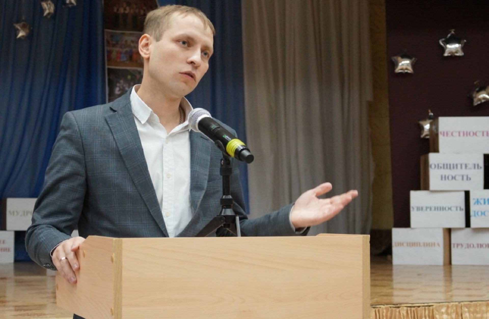 На выполнение служебных обязанностей кировские учителя тратят на 6 часов в неделю больше, чем их зарубежные коллеги На выполнение служебных обязанностей кировские учителя тратят на 6 часов в неделю больше, чем их зарубежные коллеги