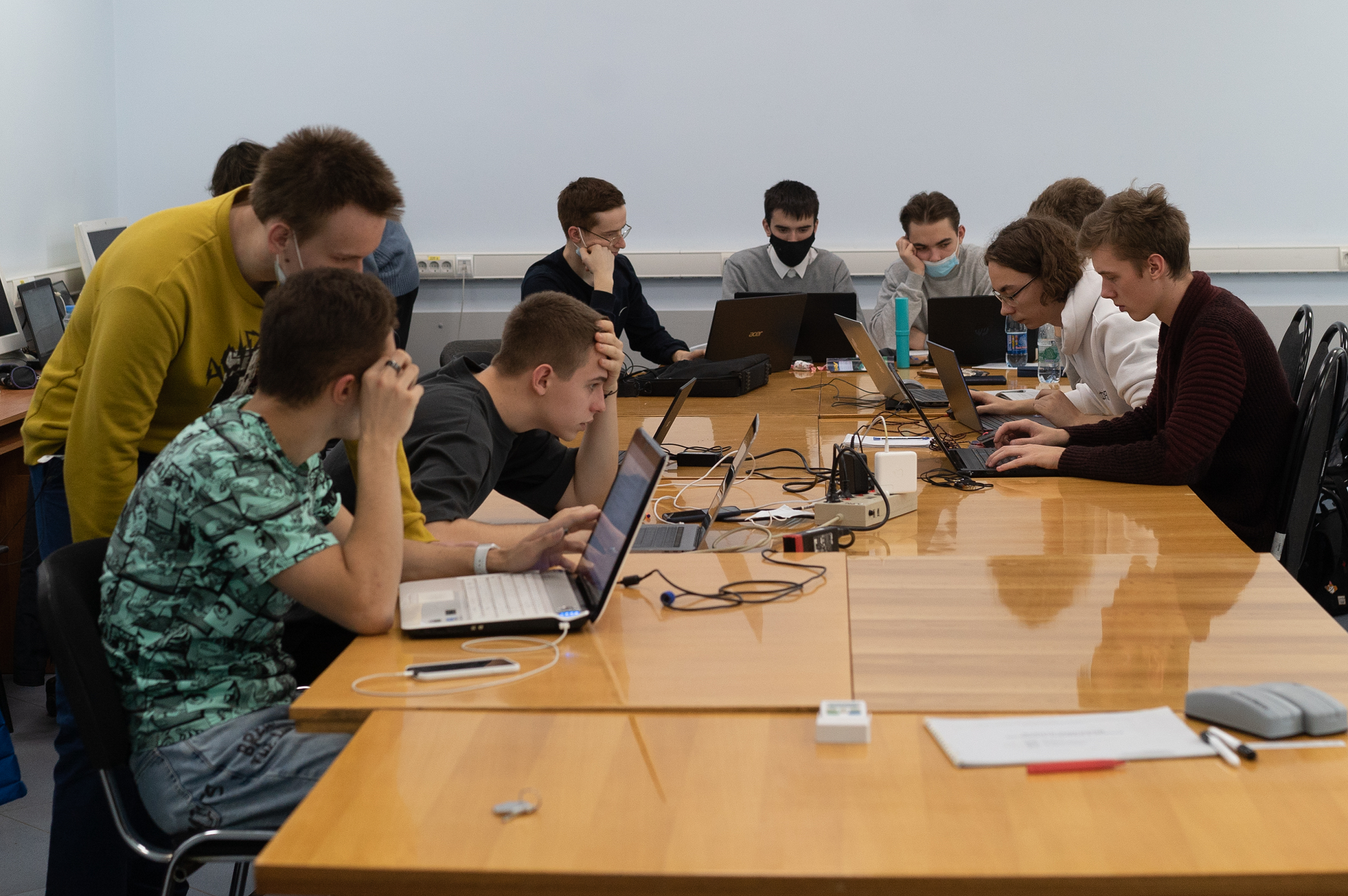 Команда ВятГУ вошла в число сильнейших в квалификационном этапе студенческого чемпионата мира по программированию