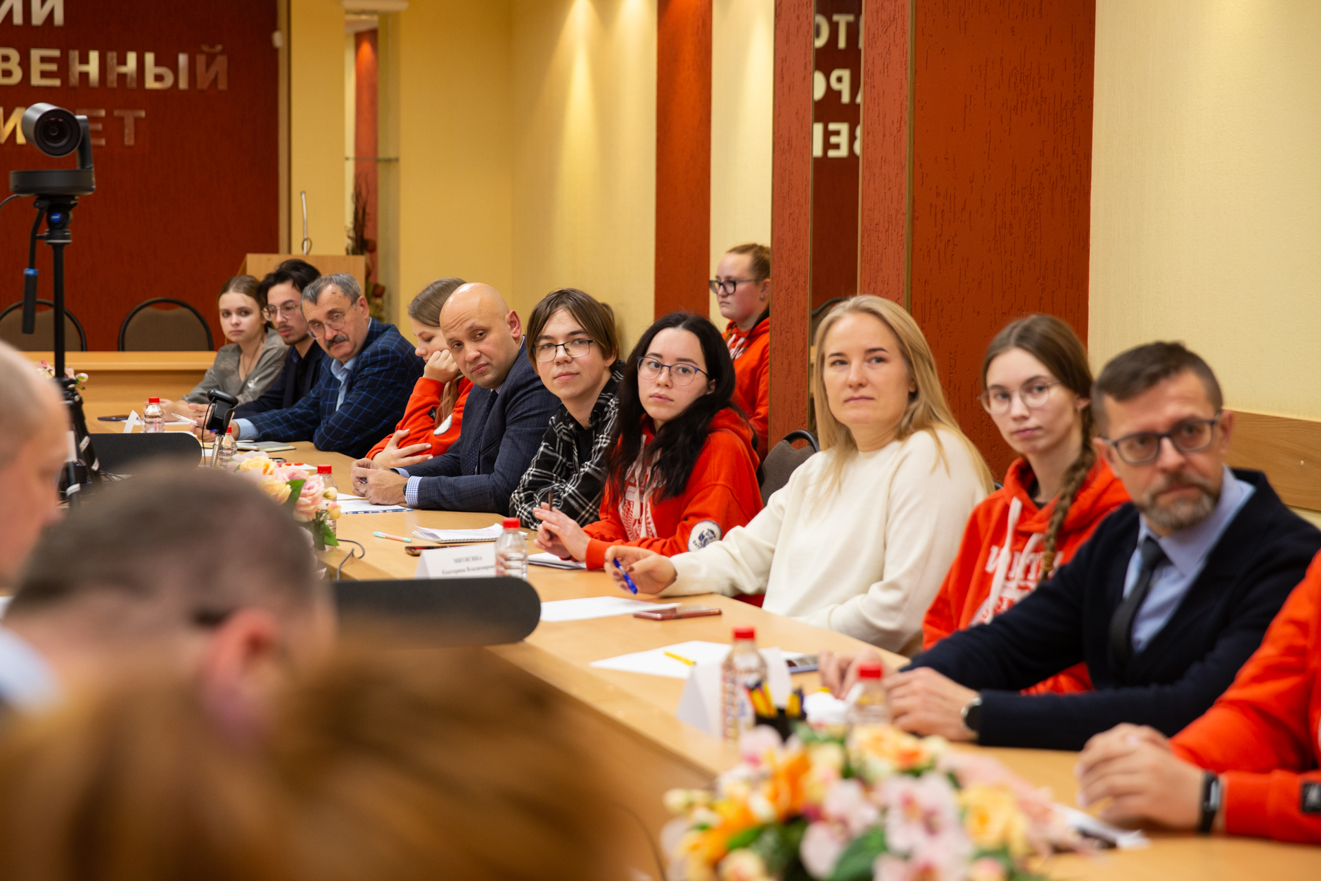 Студенты и команда ректора ВятГУ вместе решают проблемы учебного процесса Студенты и команда ректора ВятГУ вместе решают проблемы учебного процесса