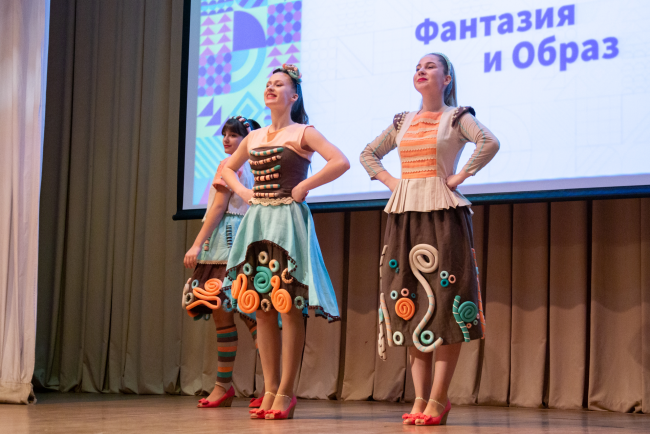 В ВятГУ прошел XVIII открытый региональный фестиваль декоративно ...