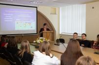 Студентам ВятГУ рассказали историю главного государственного символа страны – Государственного герба России