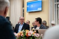 Ректор ВятГУ Валентин Пугач в качестве лектора Российского общества «Знание» рассказал ветеранам вуза об опасности фейков