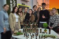 Создавая красоту будущего: в ВятГУ отметили Международный день натуральной косметики