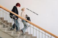 «Странники в долине смеха»: студенты-филологи ВятГУ отметили Всемирный день поэзии чтением стихов обэриутов