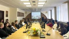 Карьера со смыслом: будущие юристы из ВятГУ обсудили госслужбу с управляющим СФР по Кировской области