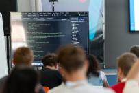 Первый год в режиме AI: как первокурсники ВятГУ создают работающие ИИ-решения