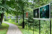 «Сердце производства»: в Ботсаду ВятГУ открылась вдохновляющая фотовыставка о карьере в биофармацевтике
