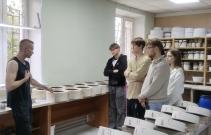 Изделия, вдохновленные природой: студенты ВятГУ посетили производство фарфоровой мануфактуры 