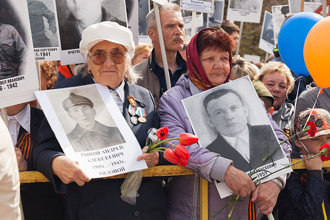 День Победы Киров Театральная площадь парад