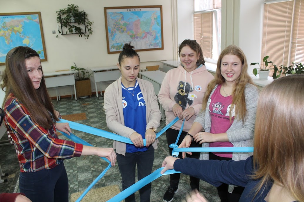 Студенты ВятГУ поделились знаниями о социальных технологиях со школьниками Кировской области