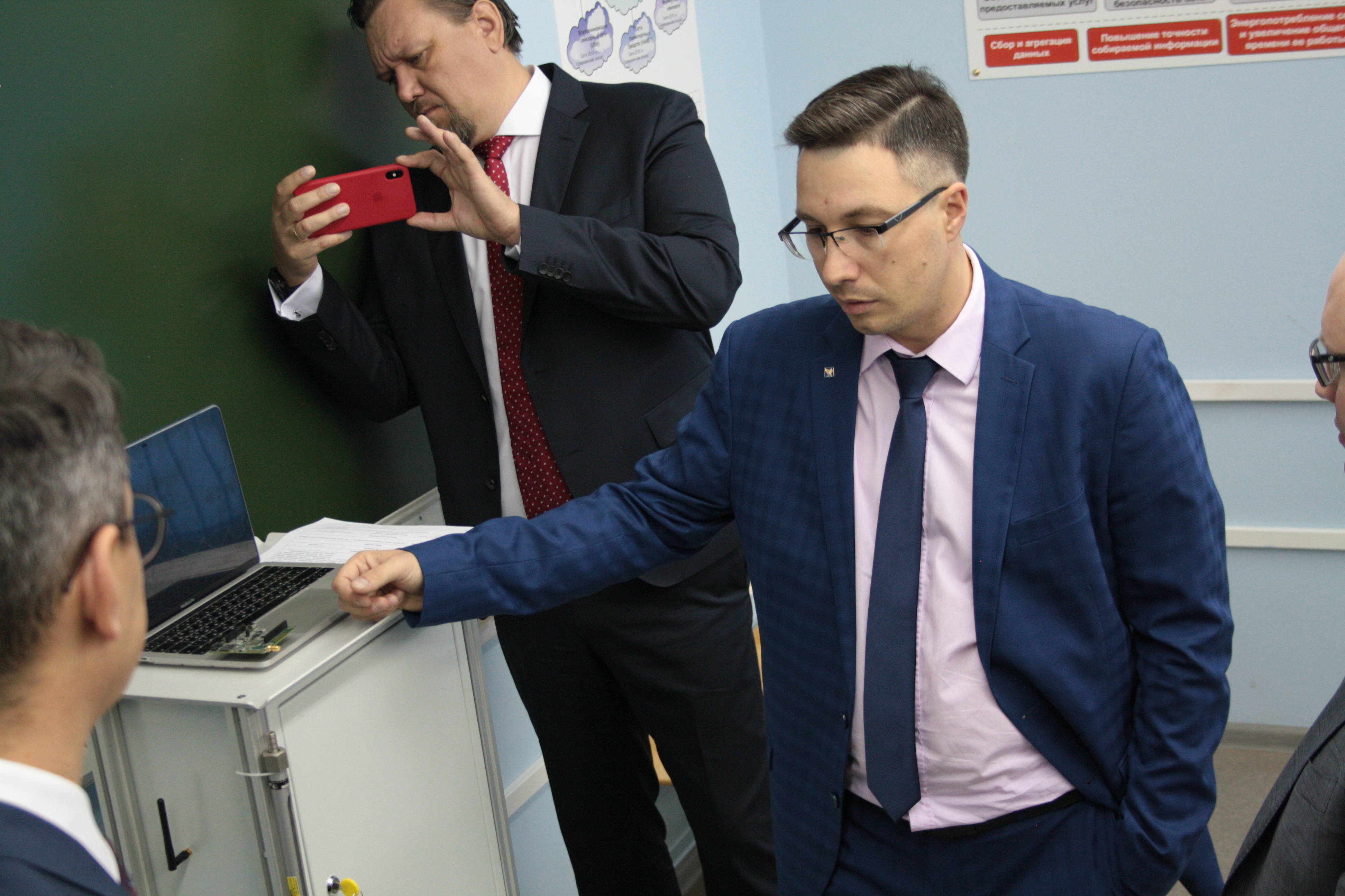 Встреча в лаборатории МТС